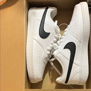 New never worn Nike Court Vision Low Next Nature